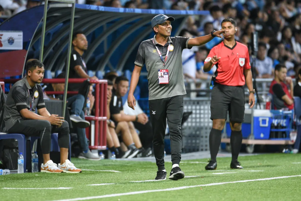 Noor to continue adventure with the Eagles