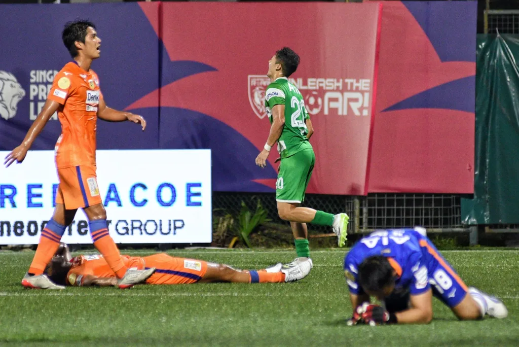 Mighty Eagles take down the White Swans